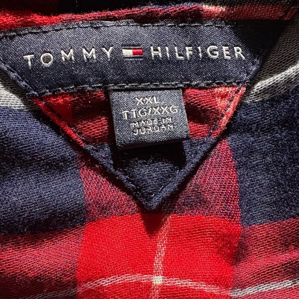 Tommy Hilfiger
Women's Plaid Roll-Tab Button-Down Shirt XXL - Picture 4 of 4